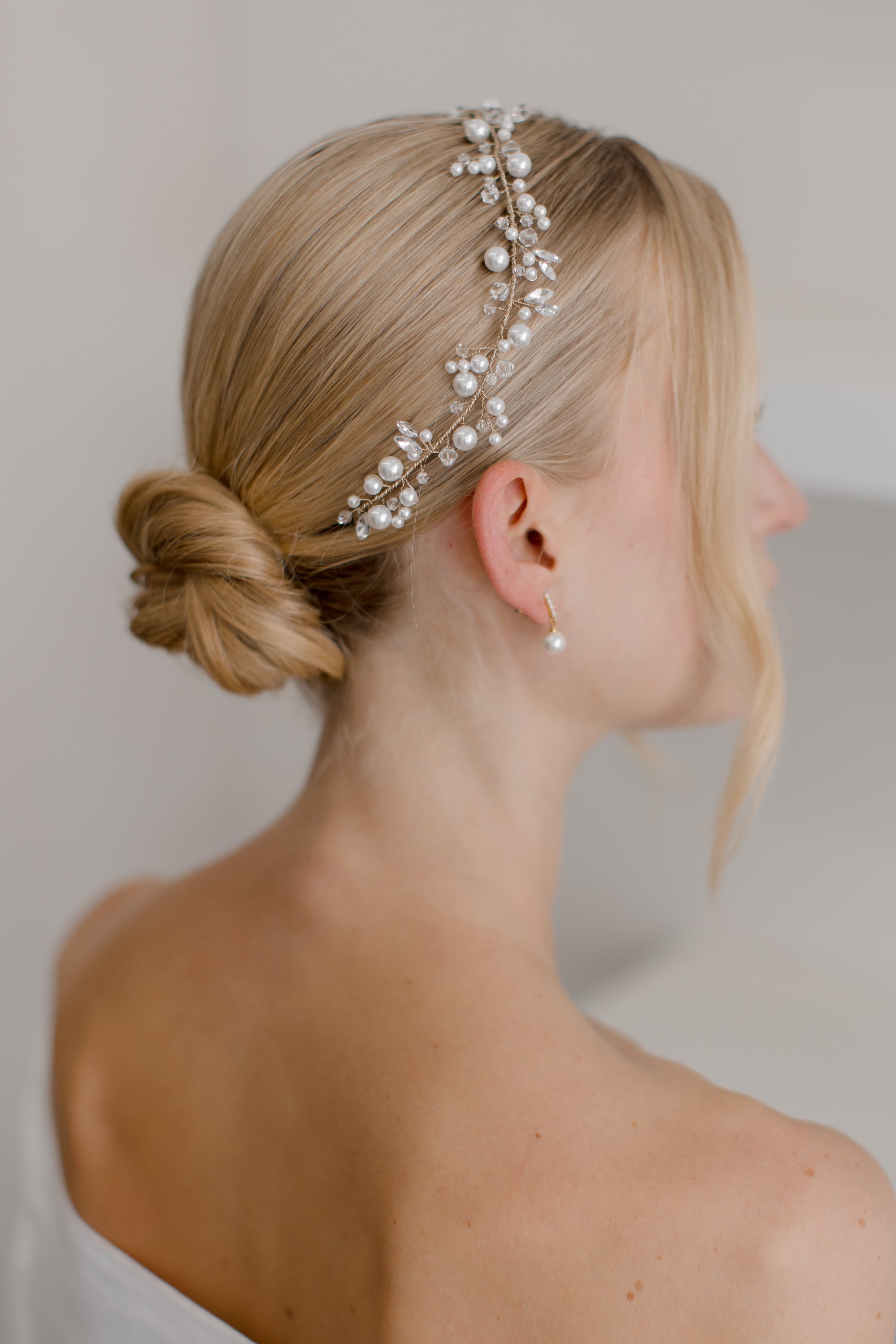 Cleo Pearl & Crystal Bridal Hair Vine