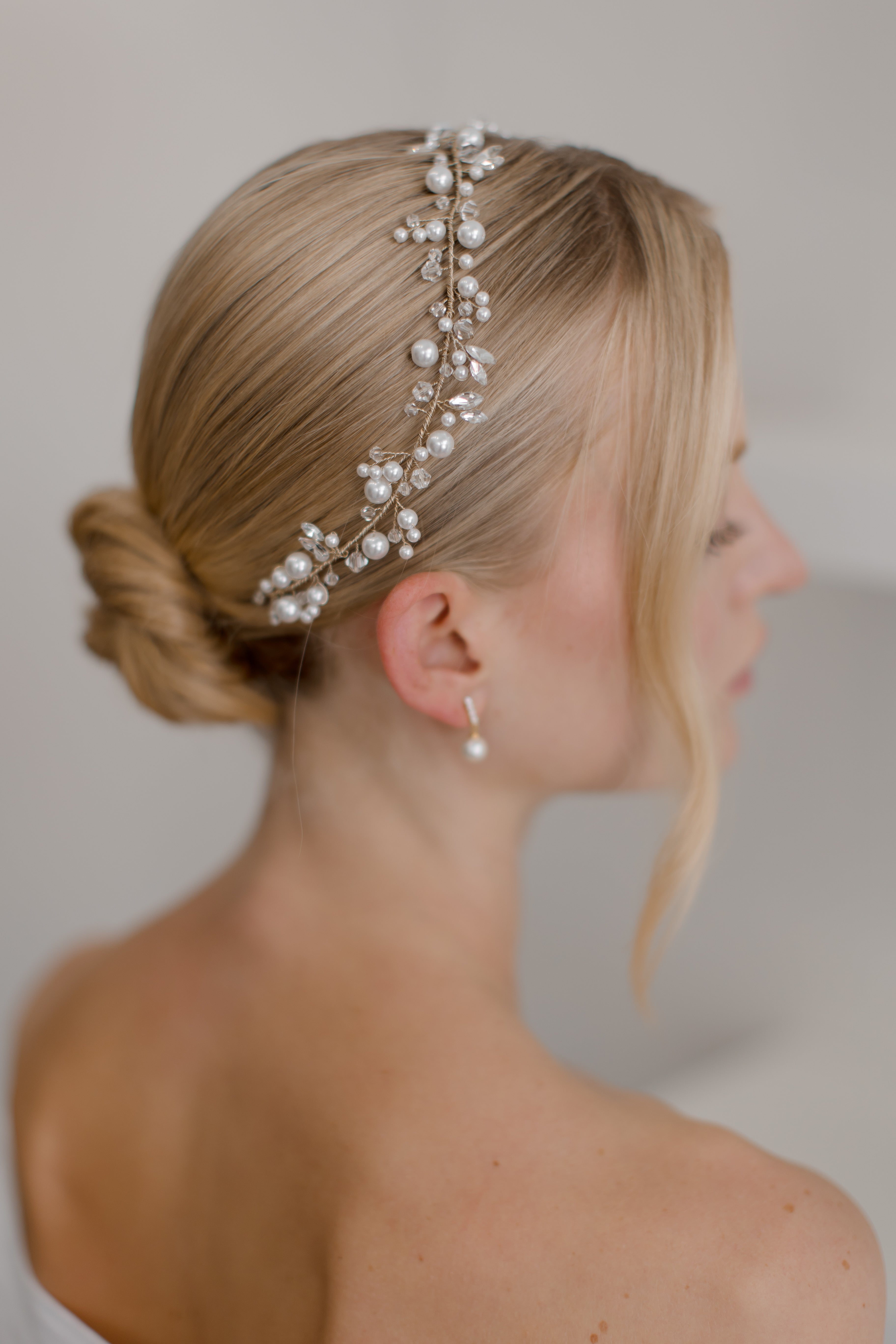 Cleo Pearl & Crystal Bridal Hair Vine