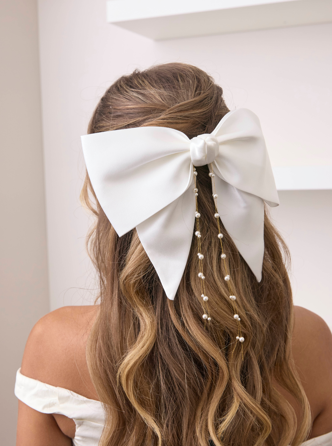 A'el Este - Chantal - Satin & Pearl Bridal Bow - White