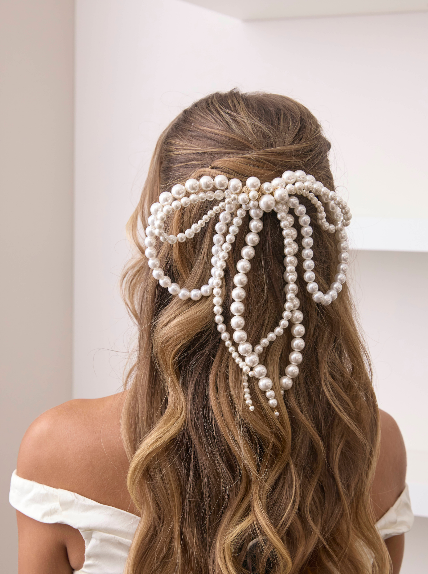 A'el Este - Lotti - Pearl Bridal Bow Comb