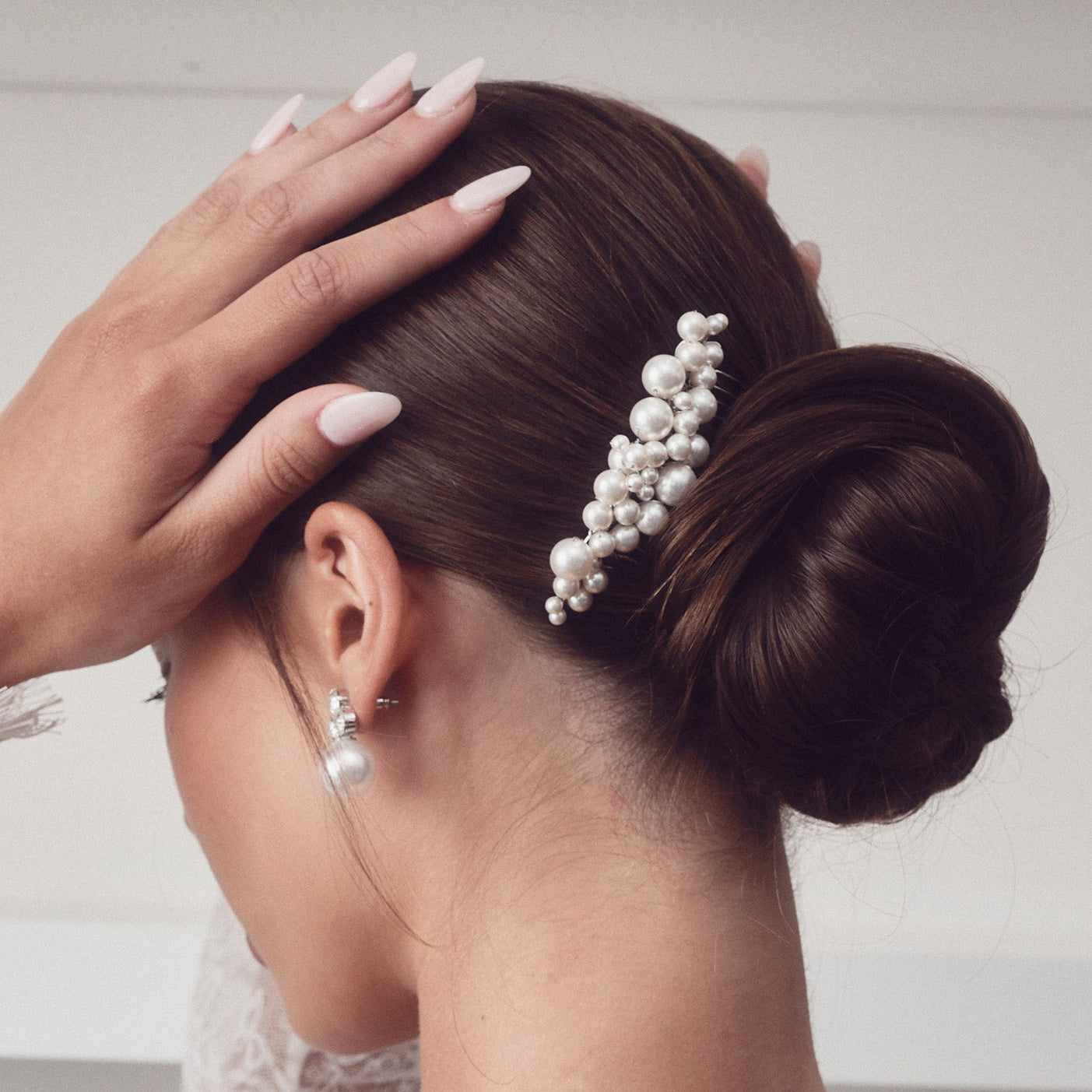 Elizabeth Bower - Bubble Pearl Comb - Gold