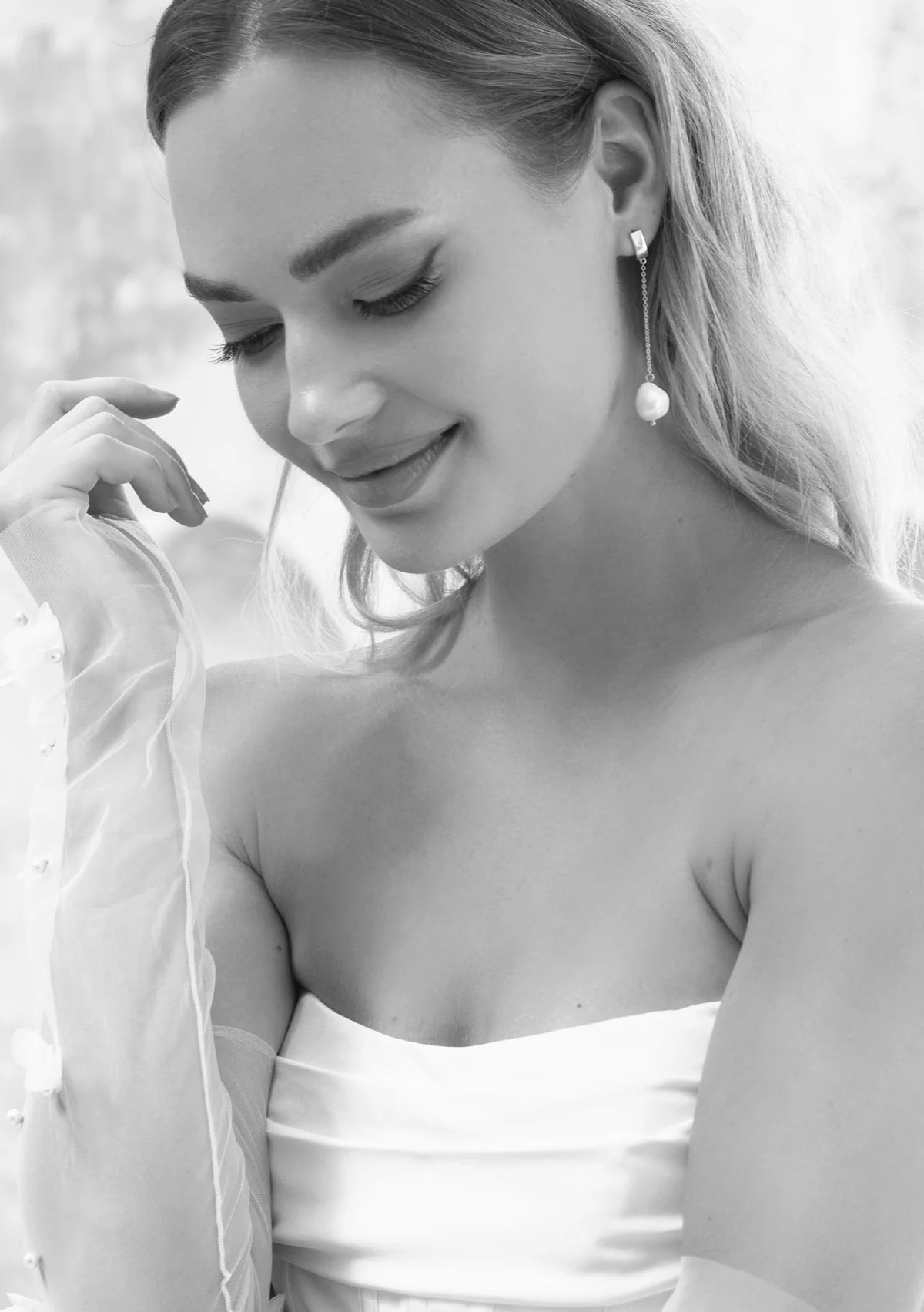 Lola Knight - Ada - Minimal Bridal Pearl Earrings - Silver