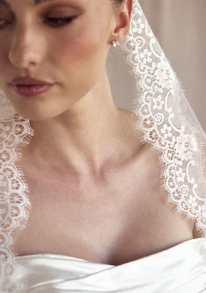 Lola Knight - Daniela - Ivory Mantilla Lace Wedding Veil