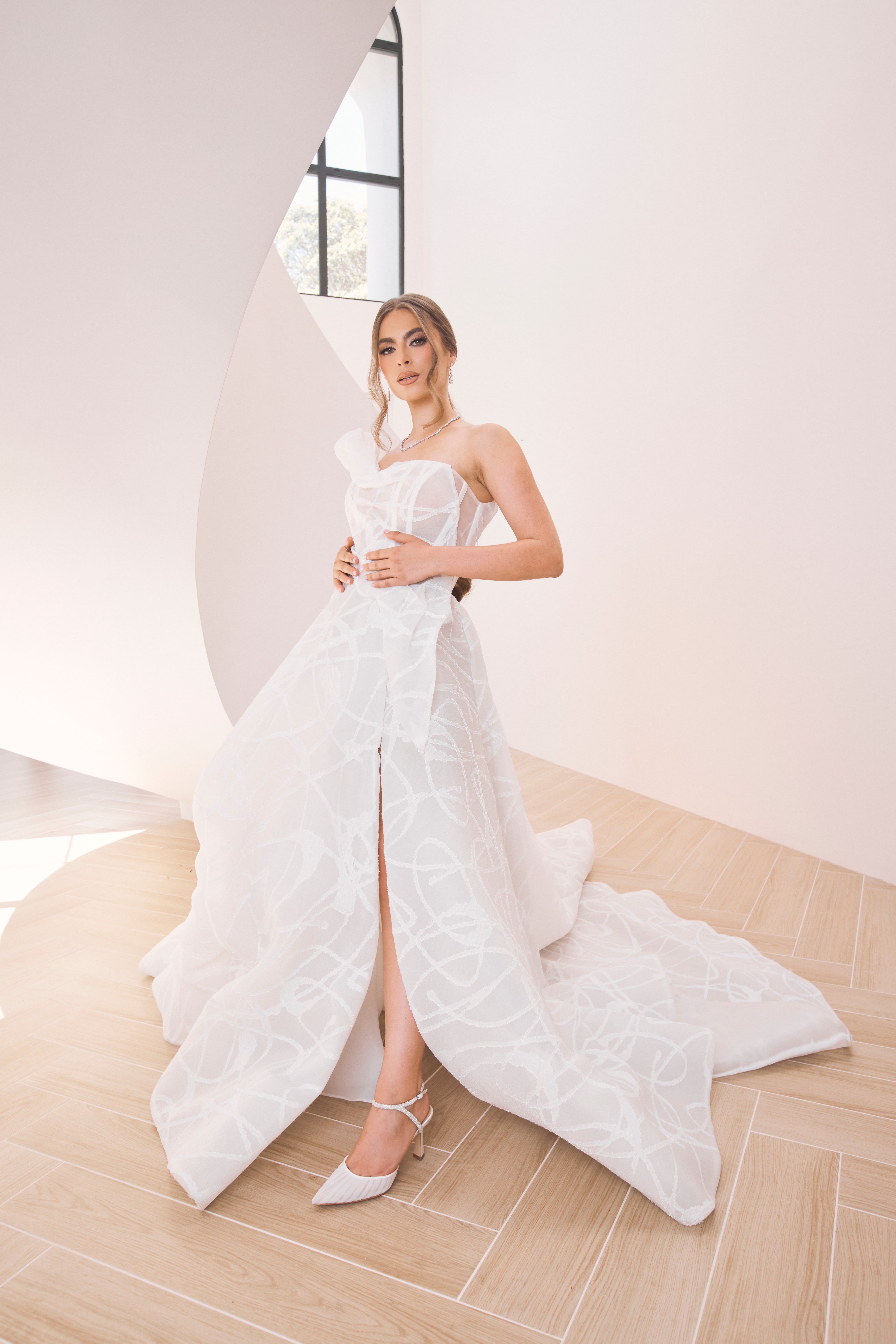 Georgia Pearl - White Tulle Point with Crystal and Pearl Strap