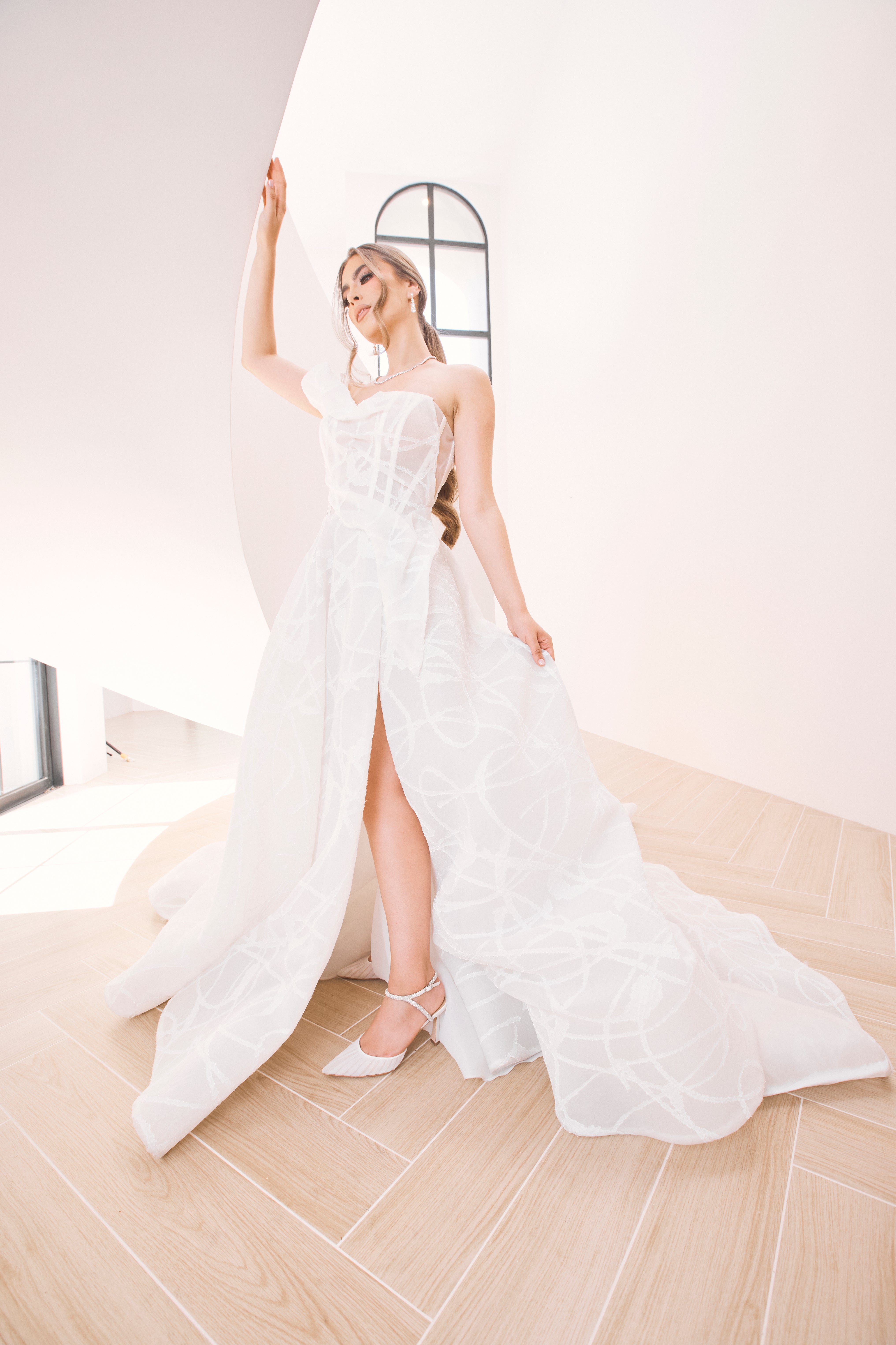 Georgia Pearl - White Tulle Point with Crystal and Pearl Strap