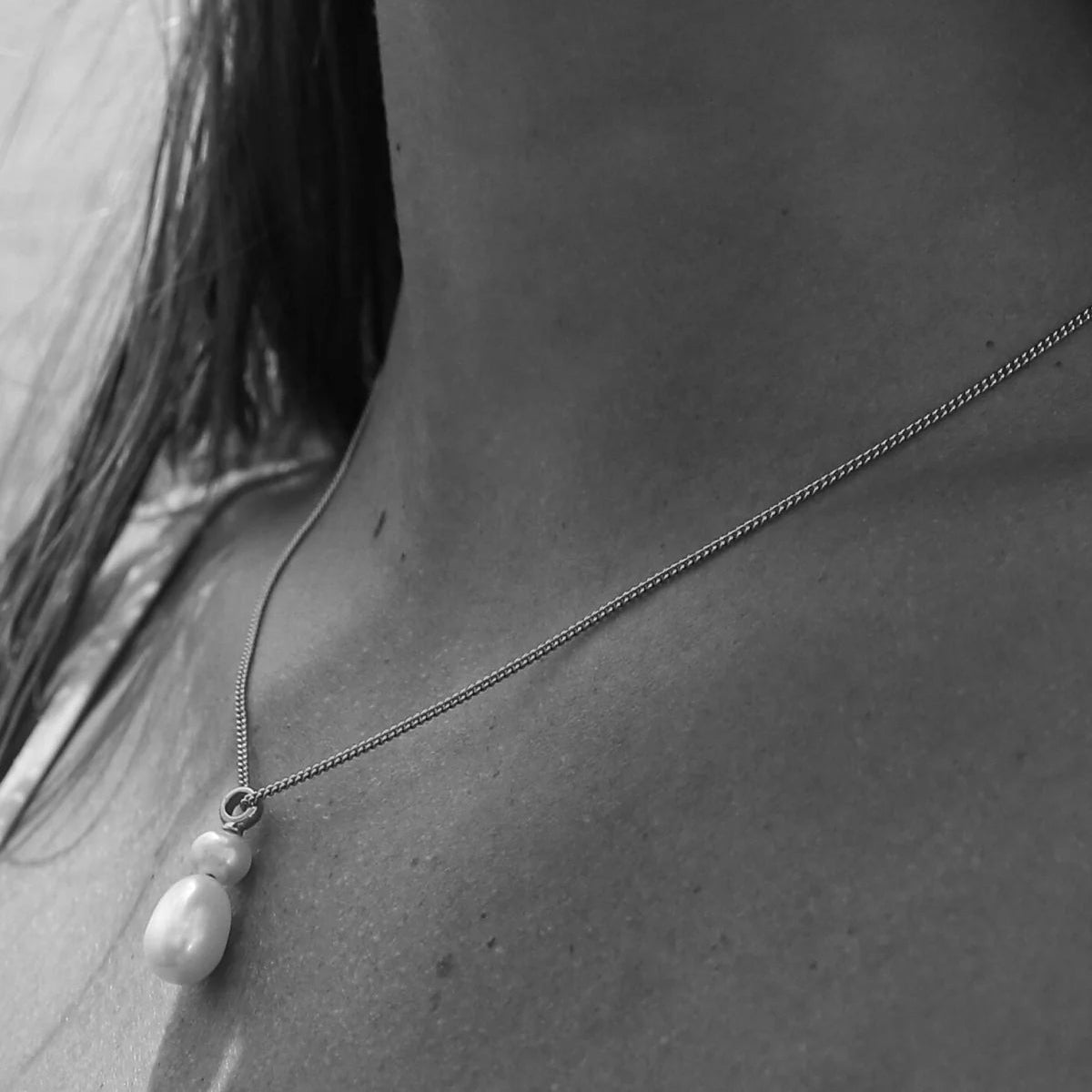 Lola Knight - Holly Pearl Necklace - Silver