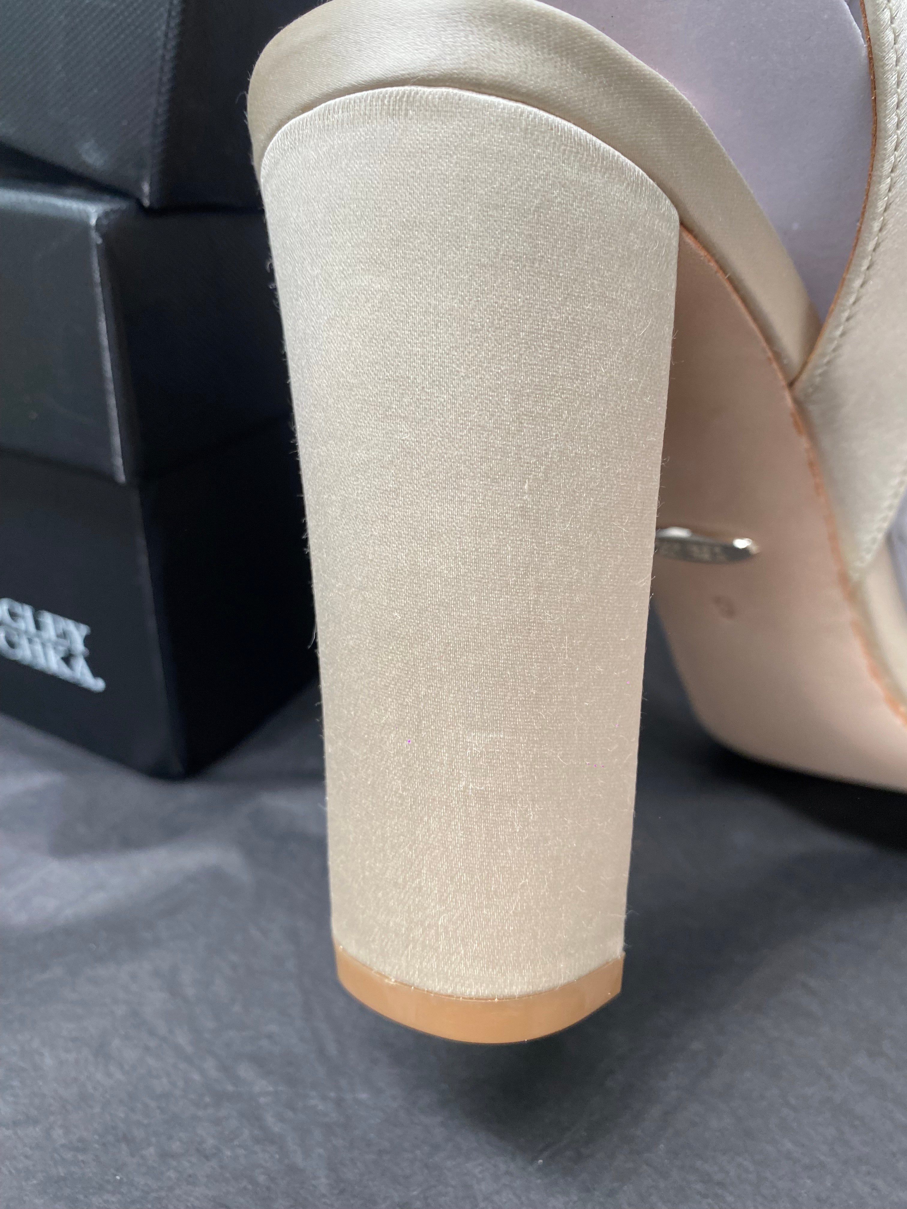 SAMPLE - Libby - Ivory - Size 9