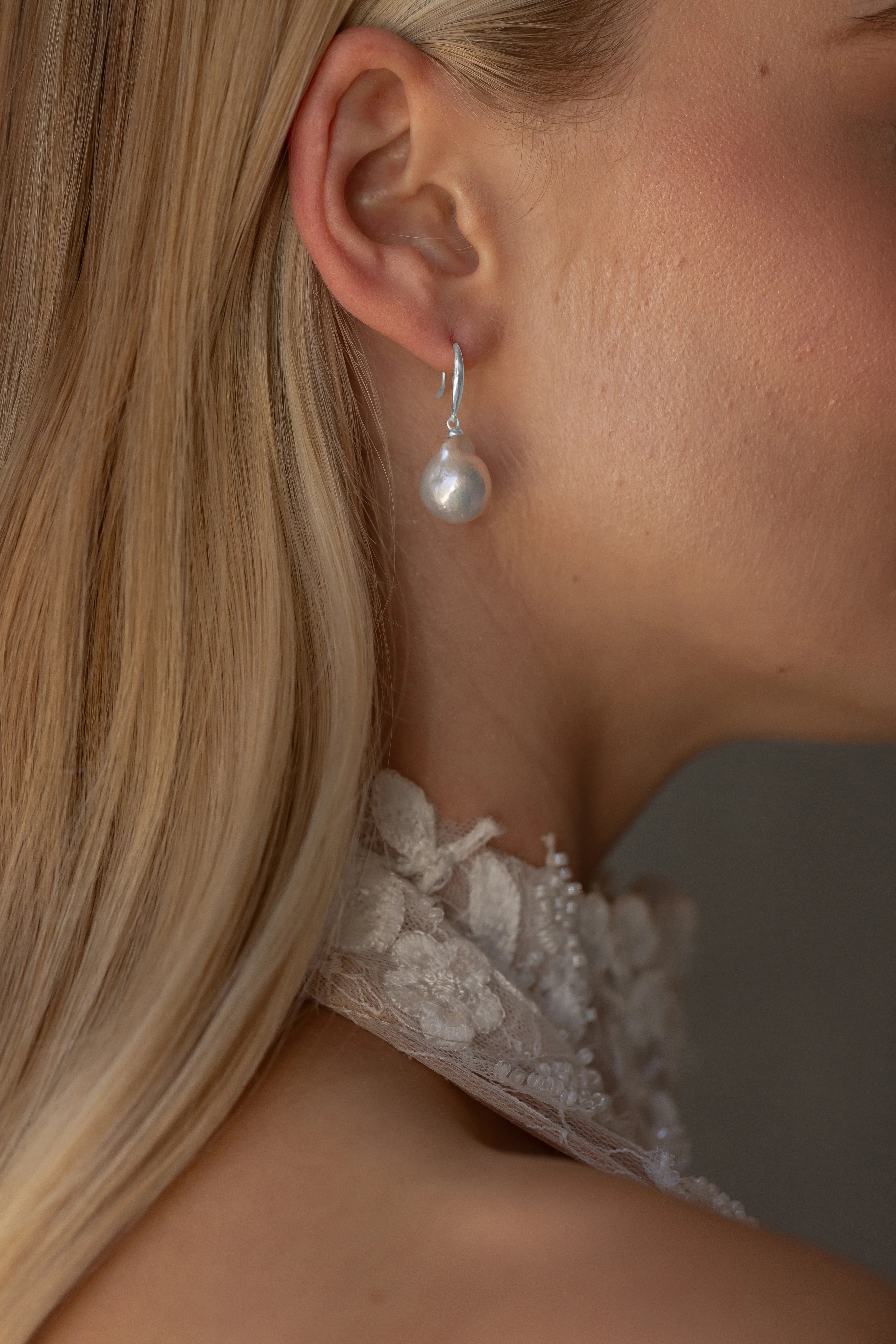 Lola Knight - Mia - Pearl Drop Bridal Earrings - Silver