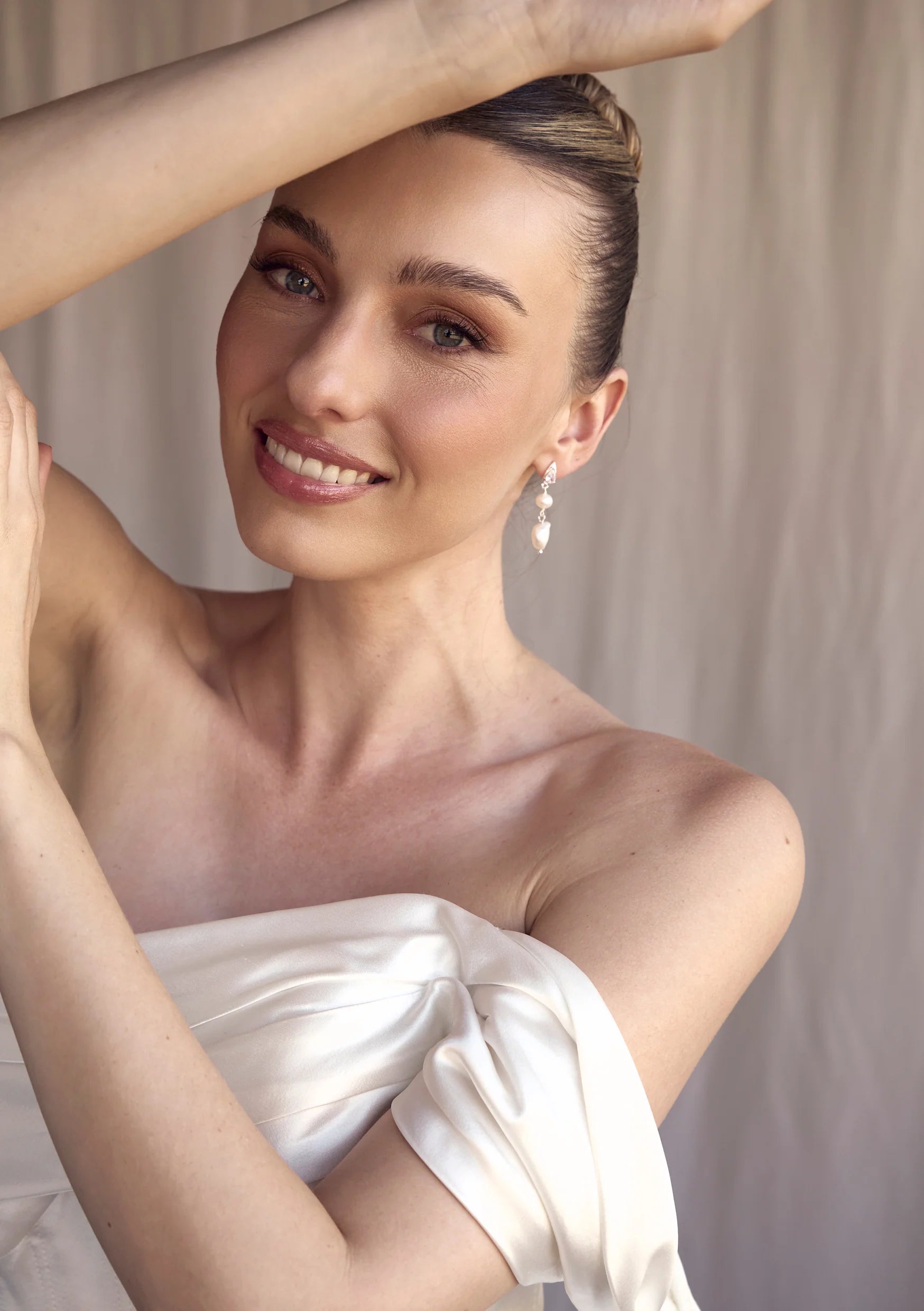 Lola Knight - Lulu - Pearl & Crystal Drop Earrings - Silver