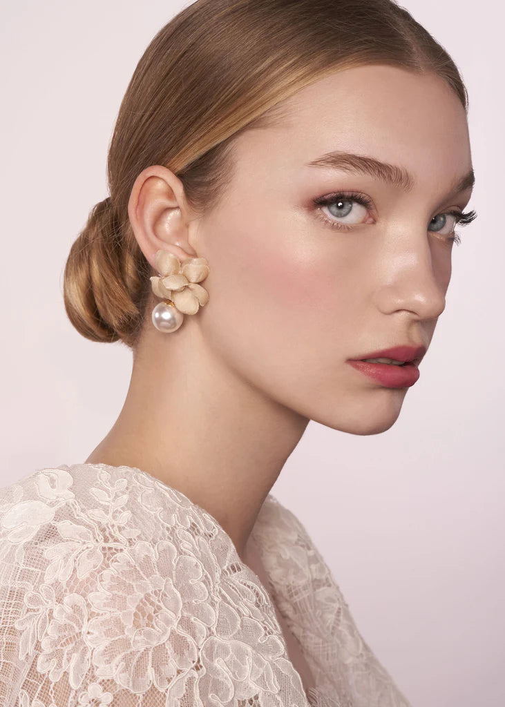 Elizabeth Bower - Organna Pearl Flower Stud - Rhodium/Ivory